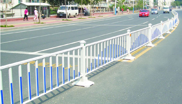 各種類型道路鋅鋼護欄作用詳解（圖文）